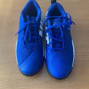 Nike Boys sneaker new with no tags. Boys size 5.5